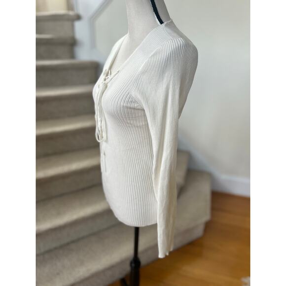 A.L.C. White Ribbed Knit Criss Cross Lace Up Long Sleeve V-Neck Sweater - Picture 5 of 6